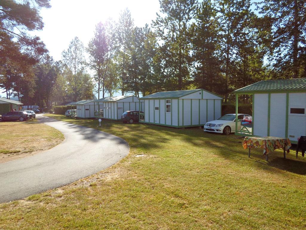 Camping les Pinasses La Chapelle  Extérieur photo
