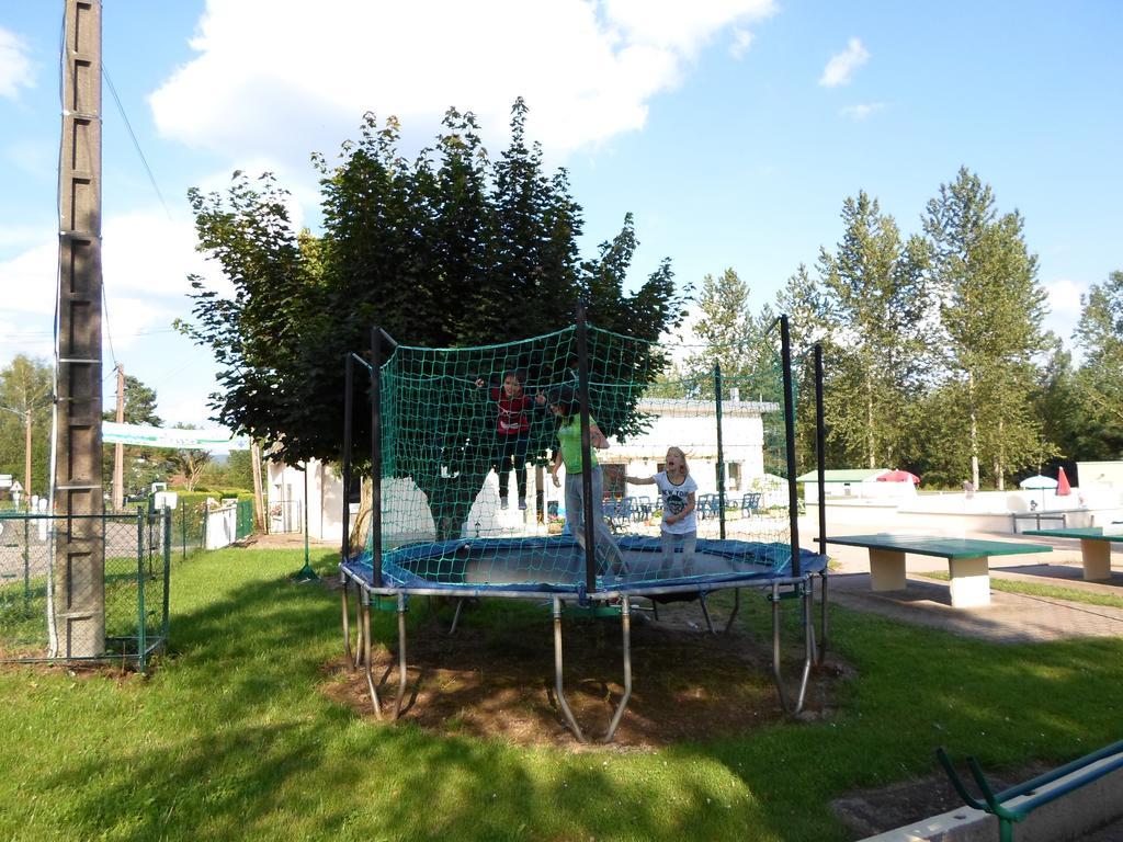 Camping les Pinasses La Chapelle  Extérieur photo